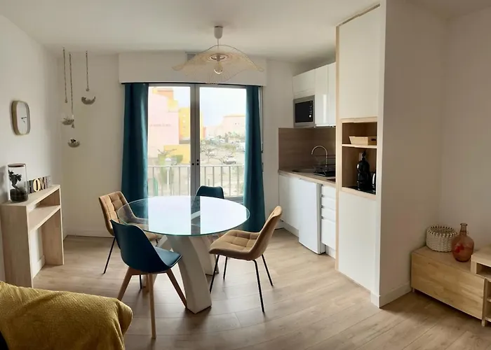 Joli Proche Du Mole Et Flanerie